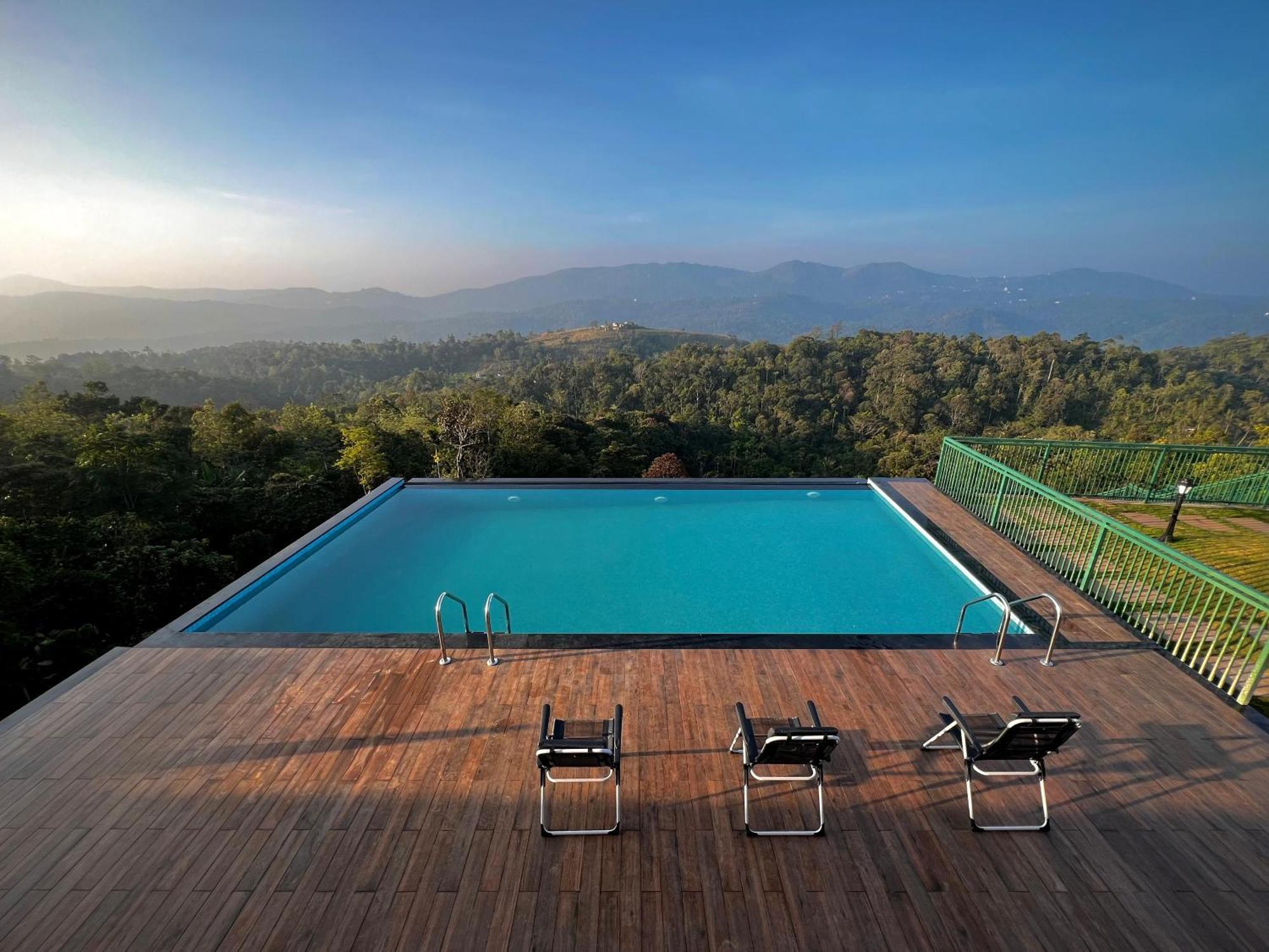 Cloudy Court Resort Idukki Eksteriør bilde